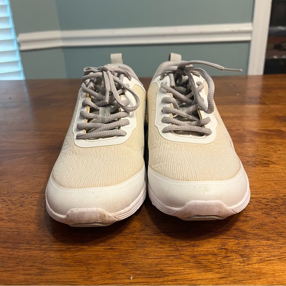 Vionic Jojo Ombre Sneakers in Cream white size 7.5 - Picture 4 of 10